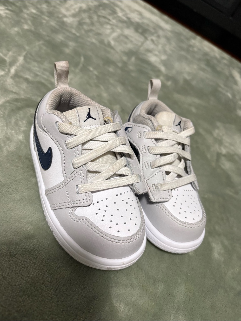 Jordan Kids Low-Top Sneakers - White, Light Gray & Navy